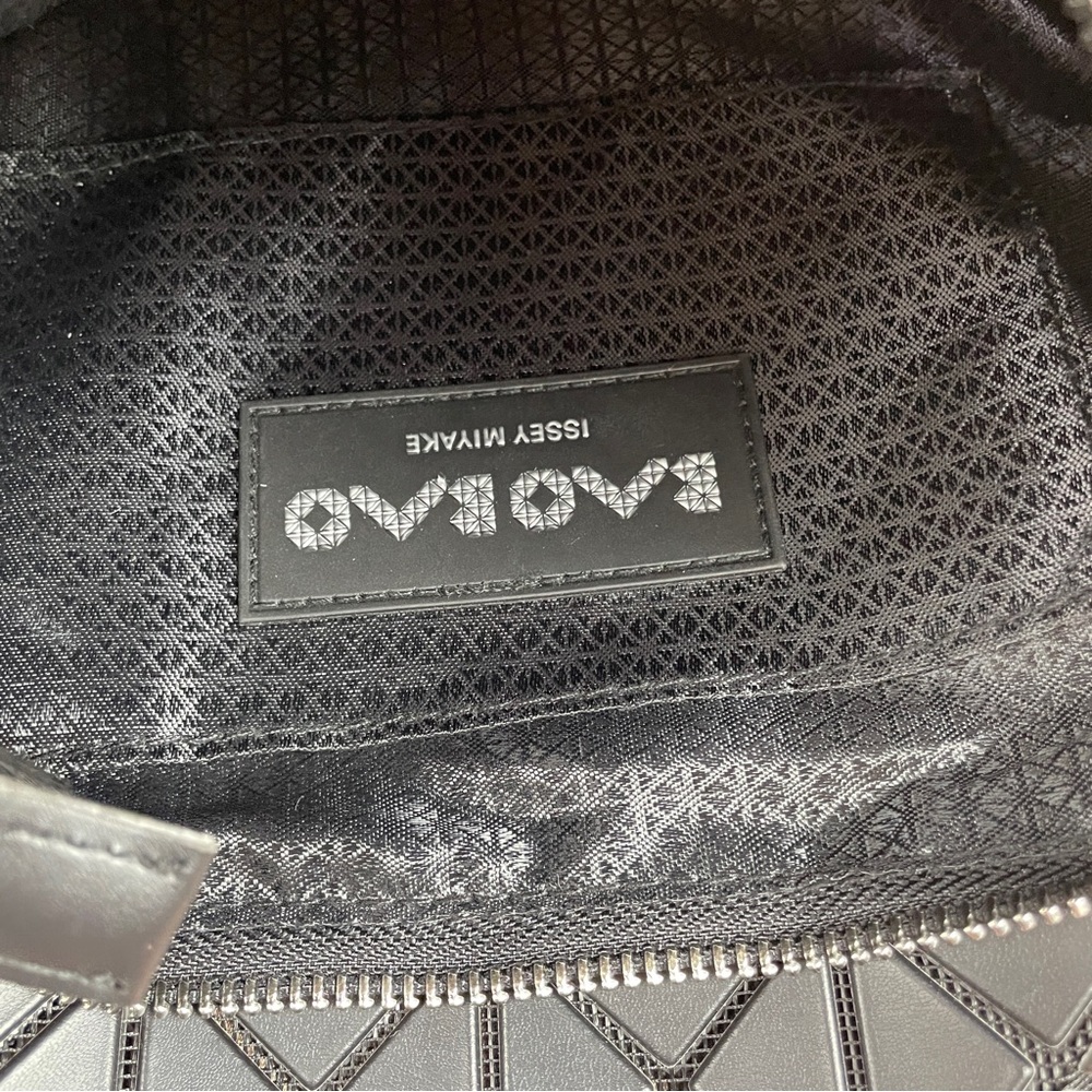 New Issey Miyake Black Knotted Tofu Bag - Picture 7 of 10